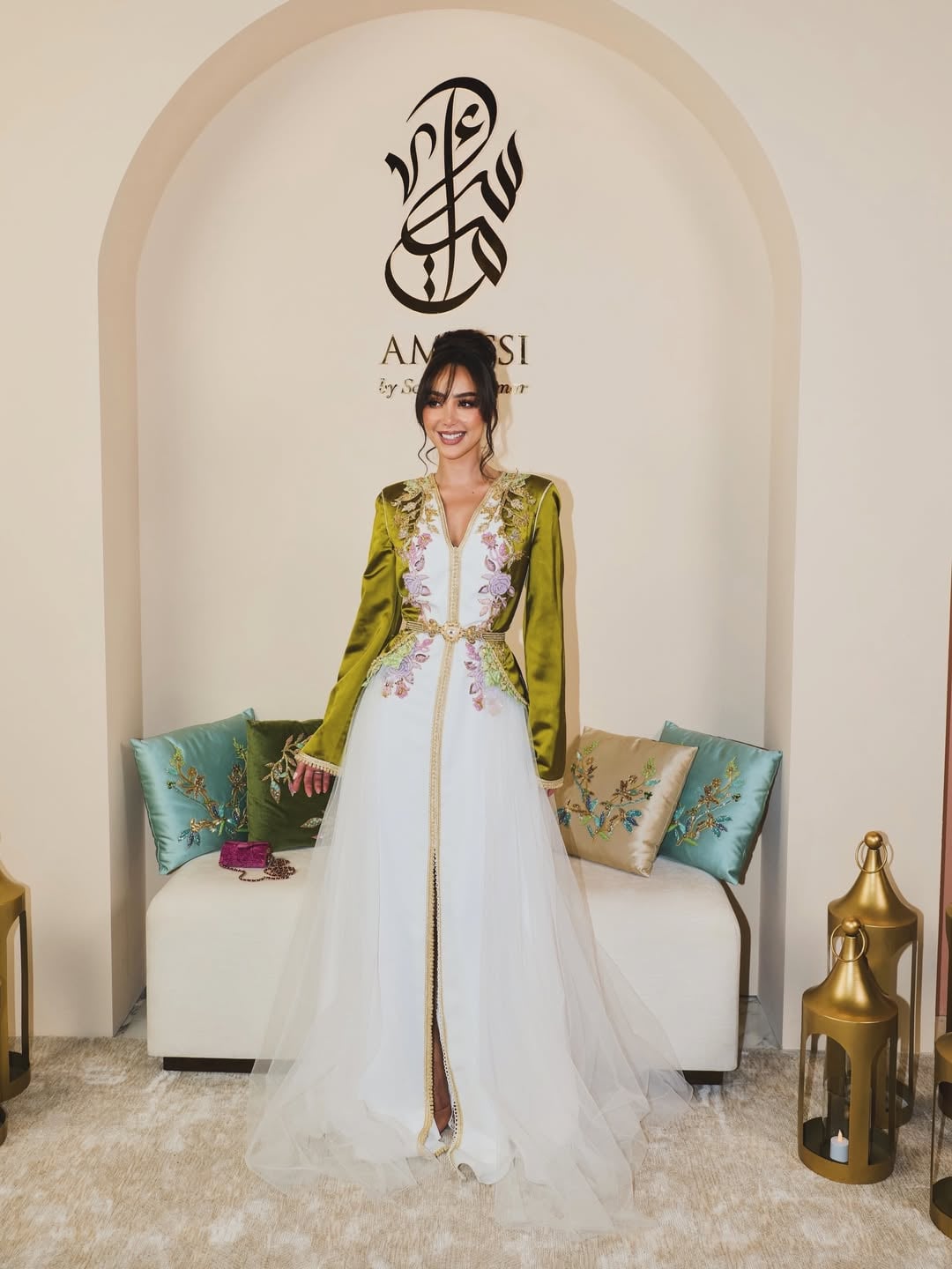 بسمة بوسيل تبهر الجميع بقفطان مغربي مميّز