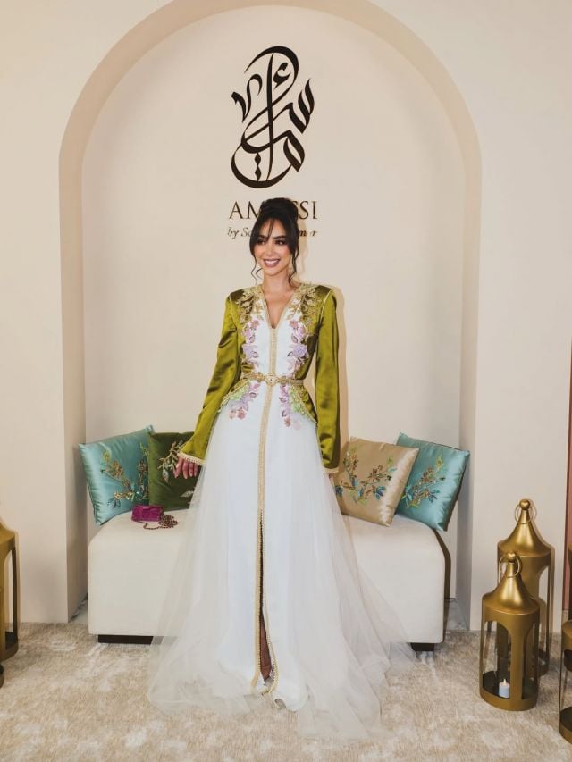 بسمة بوسيل بقفطان مغربي أنيق