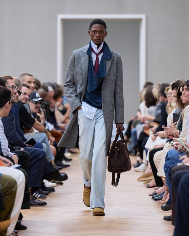 الراحة والأناقة مع أحذية ديور للرجال لصيف 2026