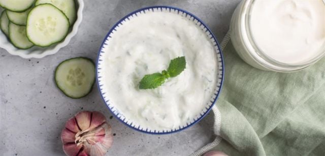 طبق من اللبن والخيار - أحد أساسيات رجيم اللبن والخيار