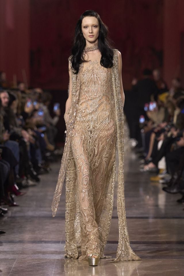 من مجموعة أزياء ELIE SAAB لربيع وصيف 2026