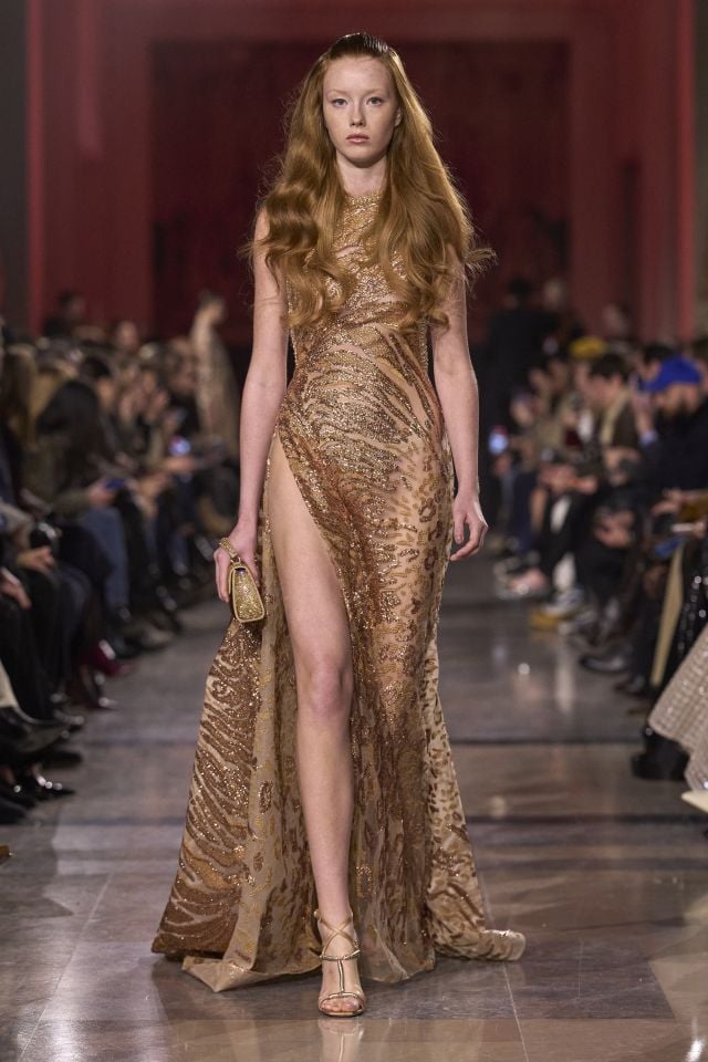 من مجموعة أزياء ايلي صعب لربيع وصيف 2026