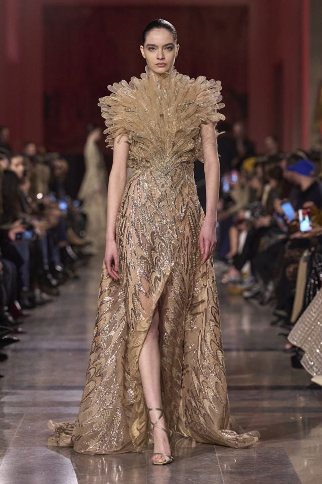 من مجموعة أزياء ايلي صعب لربيع وصيف 2026