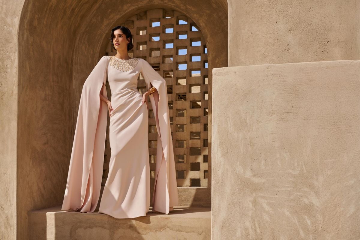 من إيلي صعب إلى سلمى بنعمر: سحر القفاطين الباستيلية