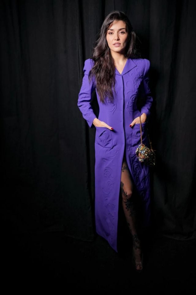 هاندا أرتشيل بإطلالة زرقاء من فالنتينو