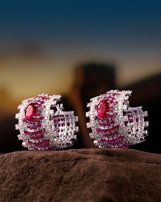 أقراط Great Wall من مجموعة مجوهرات معوض