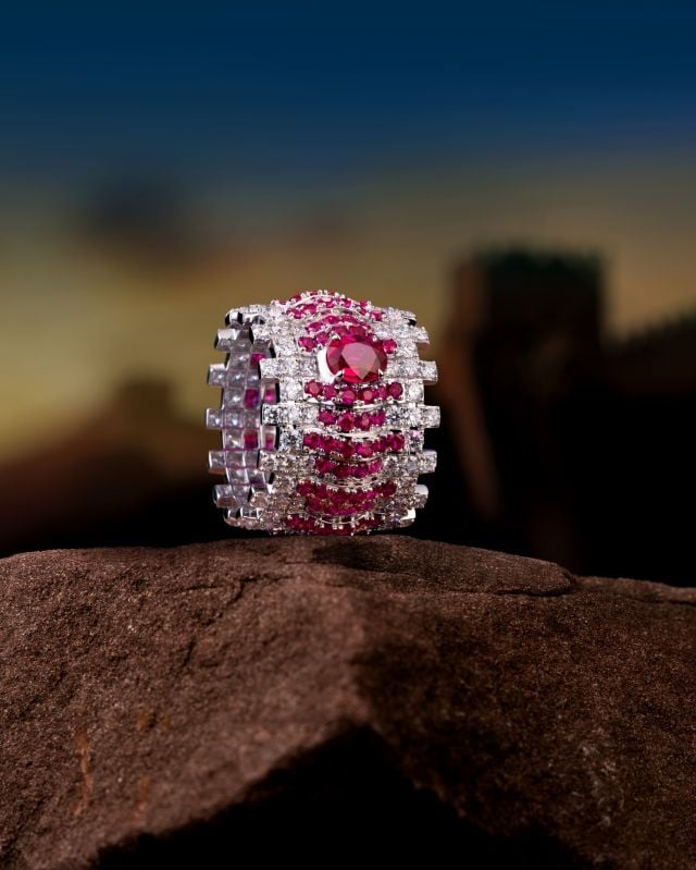 خاتم Great Wall من مجموعة مجوهرات معوض