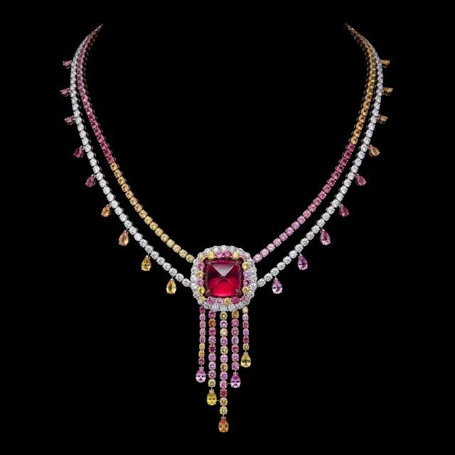 حيث يلتقي البريق بالفخامة مع مجوهرات ديور