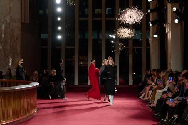 6 صيحات رصدناها في أسبوع الموضة بنيويورك خريف 2026