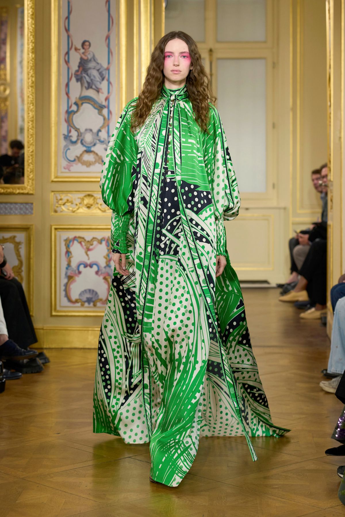 فساتين طويلة بطابع شرقي: صيحة ربيع 2026 لأناقة رمضان