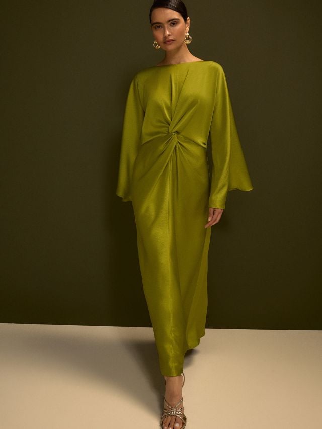 فستان ماكسي ساتان أخضر لايم بأكمام طويلة وتصميم أمامي ملتف