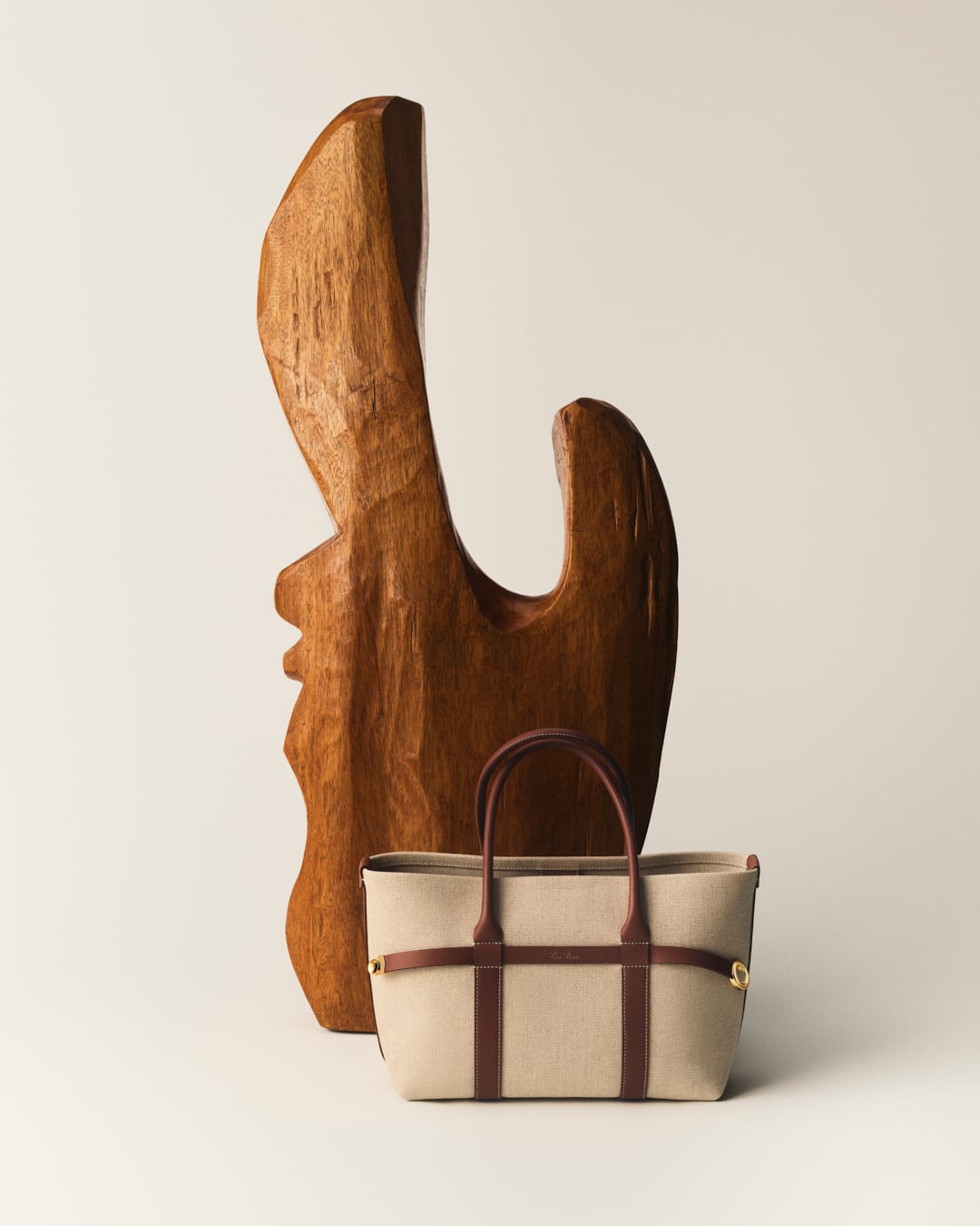 Loro Piana تحتفي بحقائبها الأيقونية