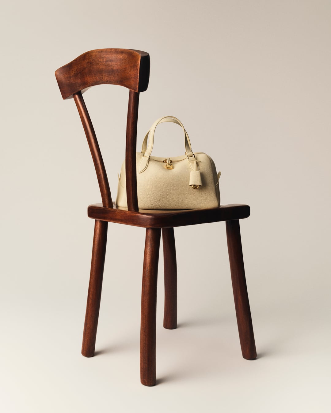 حقيبة Needle Bag من Loro Piana حقيبة Needle Bag من Loro Piana