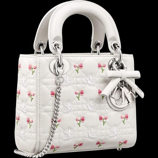 حقيبة ديور الأنيقة لمسة فاخرة لهدية عيد الحب