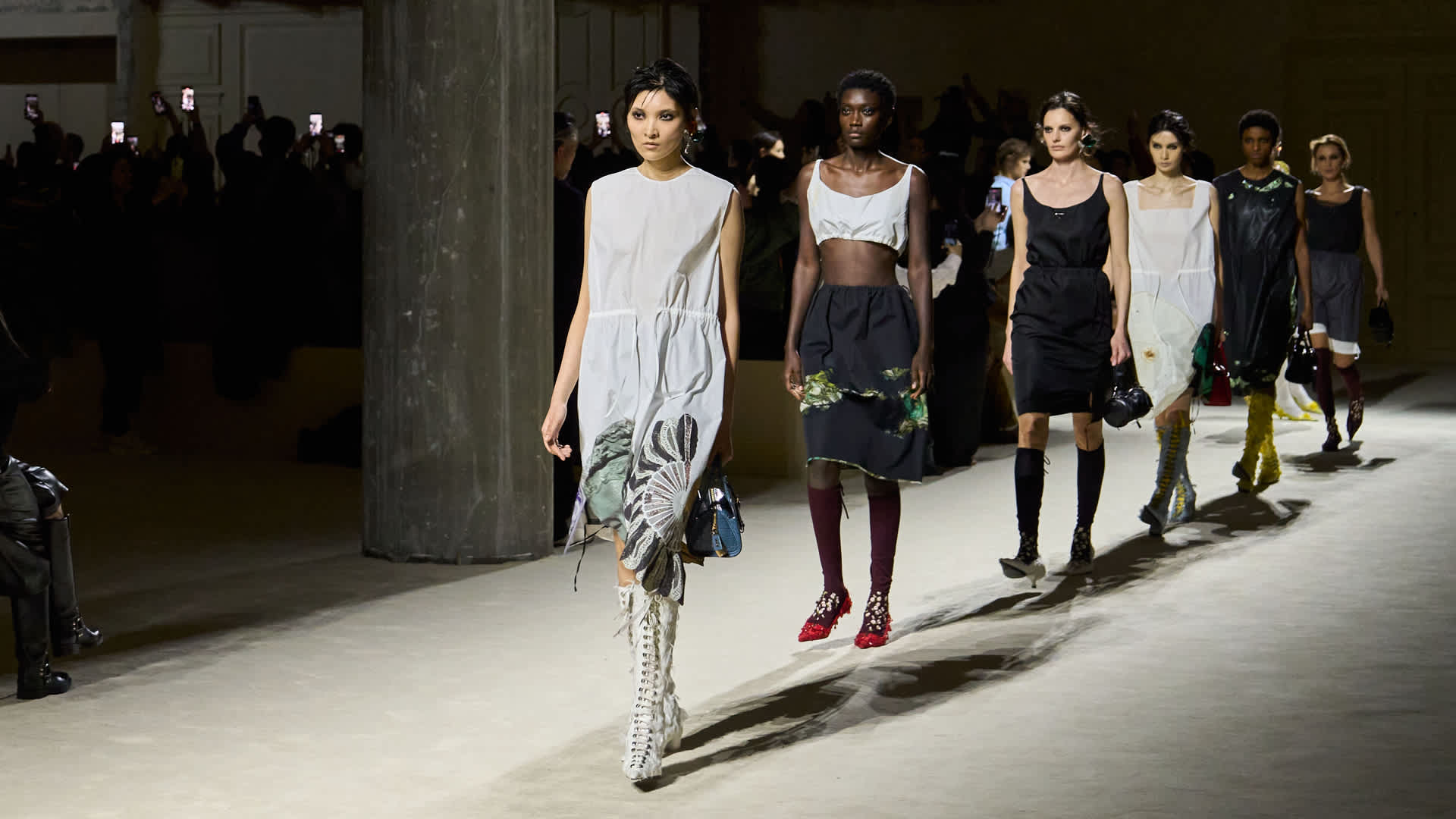 عرض أزياء برادا خريف شتاء 2026