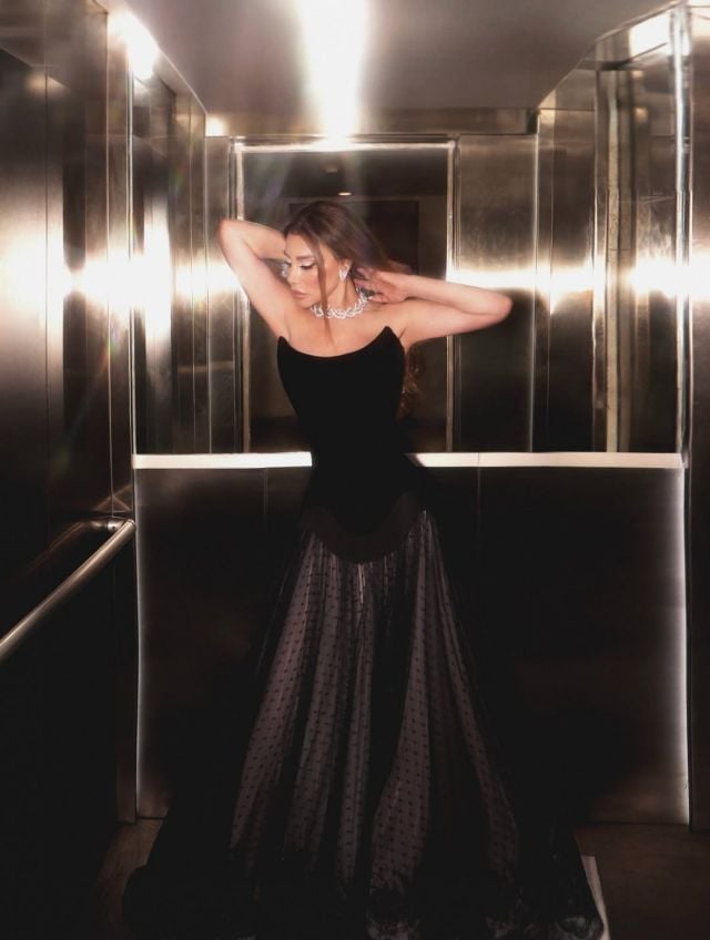 نجوى كرم بفستان أسود انيق