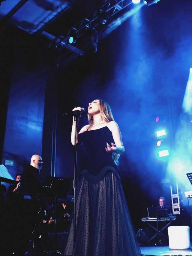 نجوى كرم بفستان أسود انيق