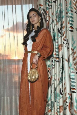 الأزياء الشرقية الرمضانية.. فخامة وأناقة