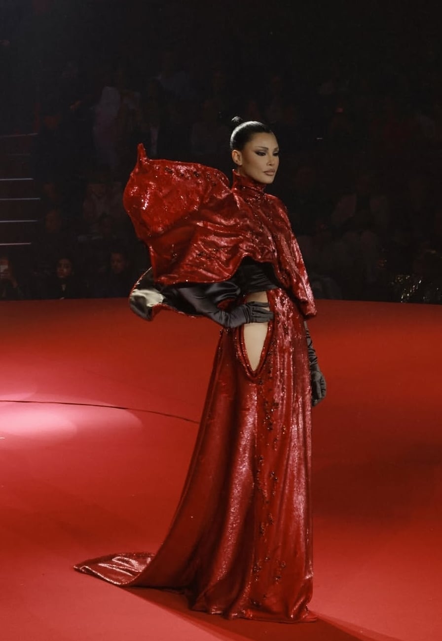 أميمة طالب عارضة أزياء في أسبوع باريس للأزياء الراقية