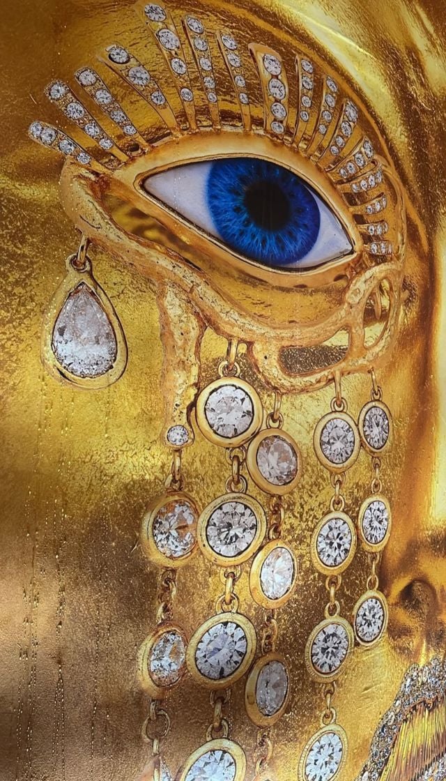 أحلام تحتفل بيوم ميلادها بزينة مبهرة