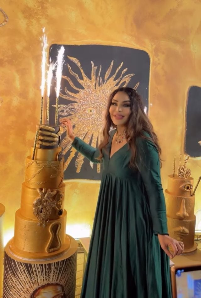 أحلام تحتفل بيوم ميلادها