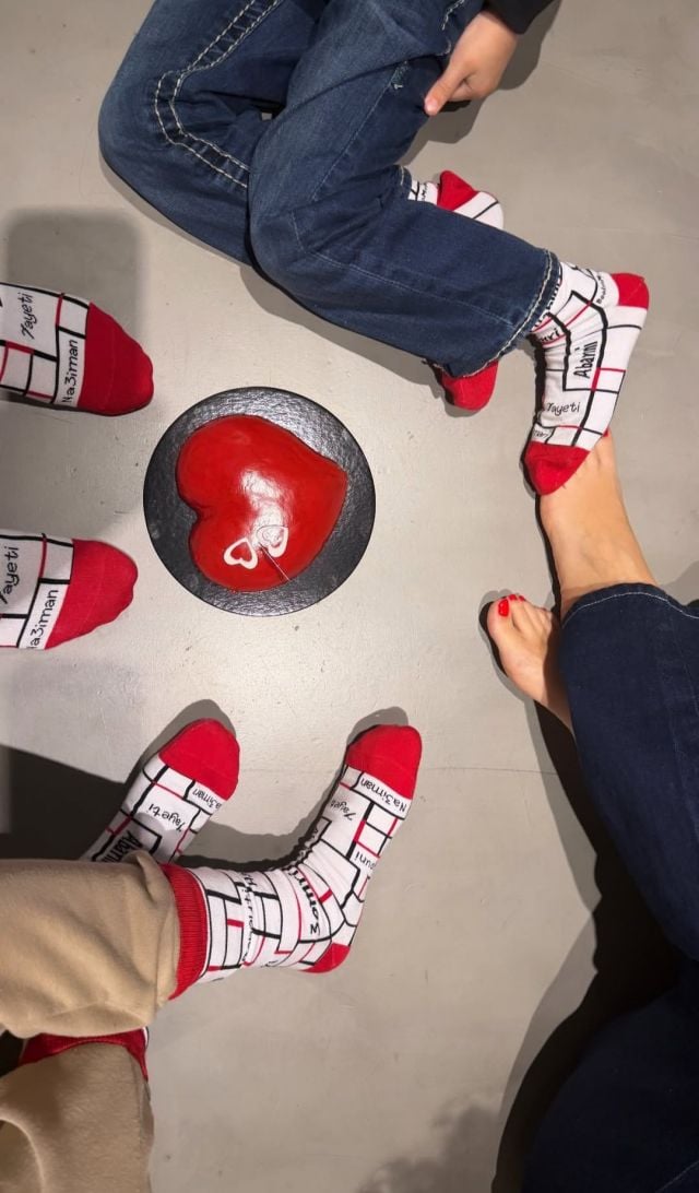 ميريام فارس تستعرض هدايا عائلتها