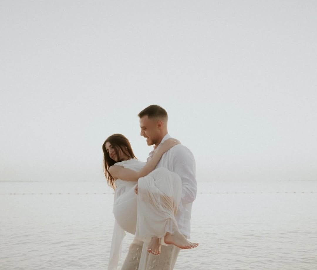 الكشف عن كواليس خطوبة رامي حمدان وسيدرا بيوتي بفيديو عفوي