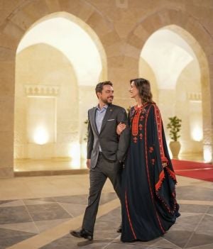 الأميرة رجوة الحسين تختار إطلالة تقليدية مبهرة في رمضان 