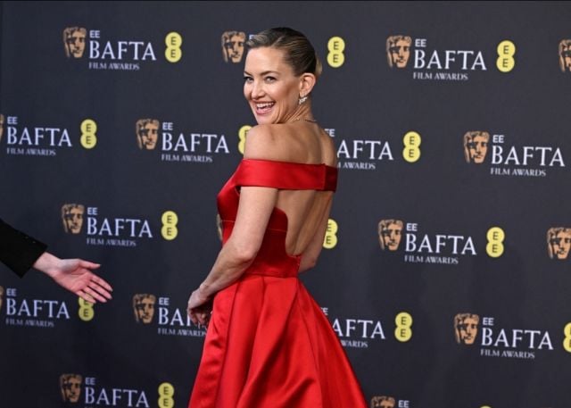 سجادة Bafta 2026 تتألق بأناقة النجمات