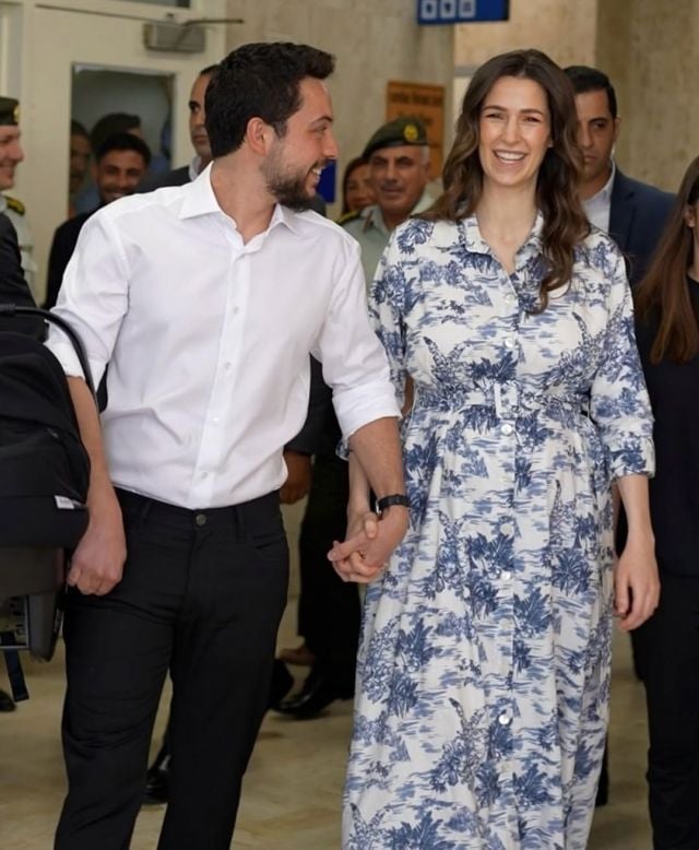 نقشات الأزرق تزيد طلّة الأميرة رجوة رقياً 