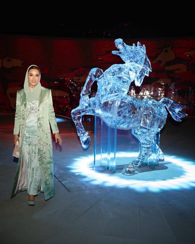 ألوان الباستيل والتصاميم الشرقية: سر أناقة الشيخة موزا