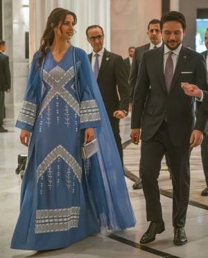 الأزرق بين الرقي والطمأنينة: اللون الأقرب الى قلب الأميرة رجوة