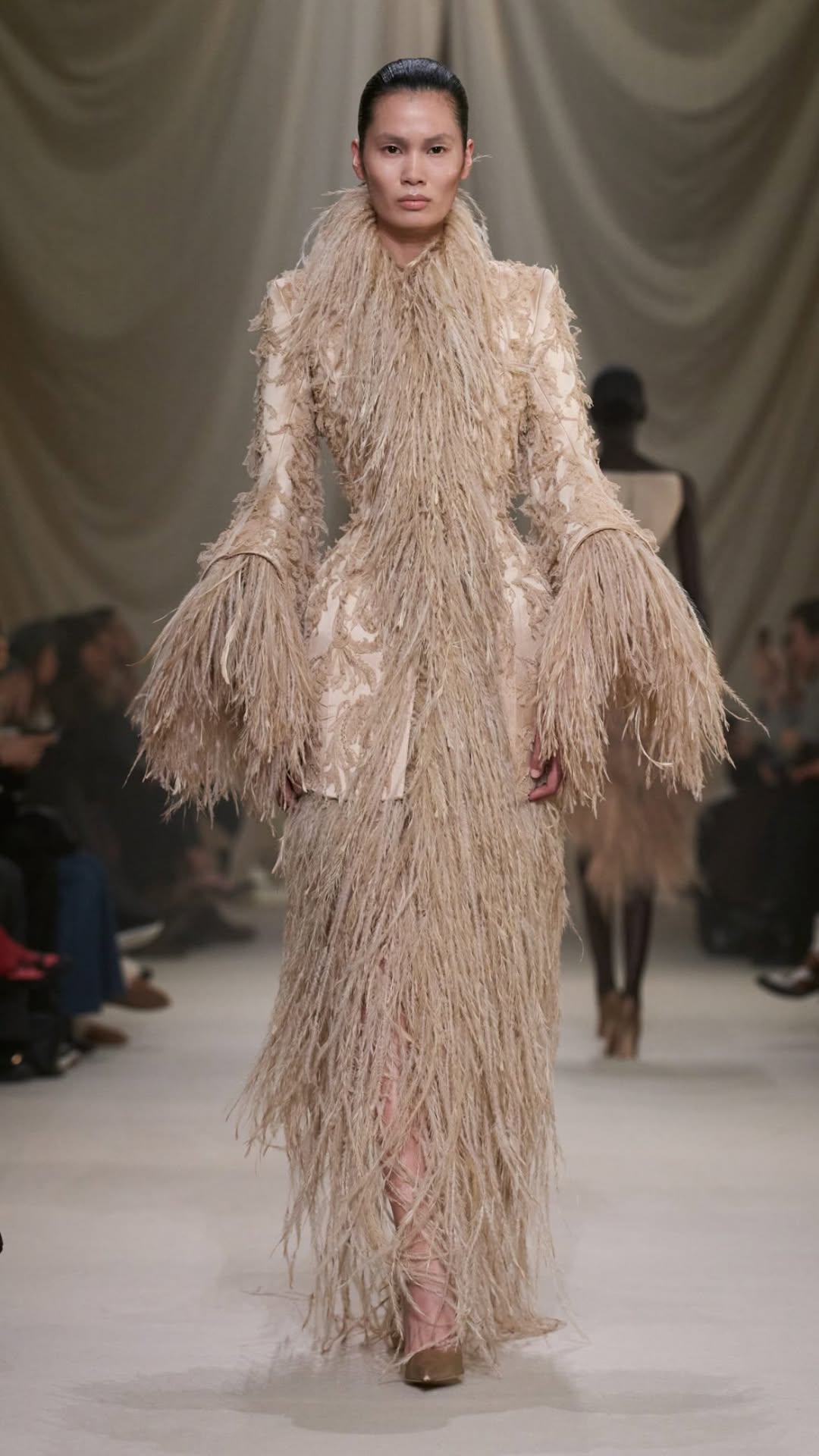 آشي استوديو للأزياء الراقية لموسم ربيع وصيف 2026 آشي استوديو للأزياء الراقية لموسم ربيع وصيف 2026