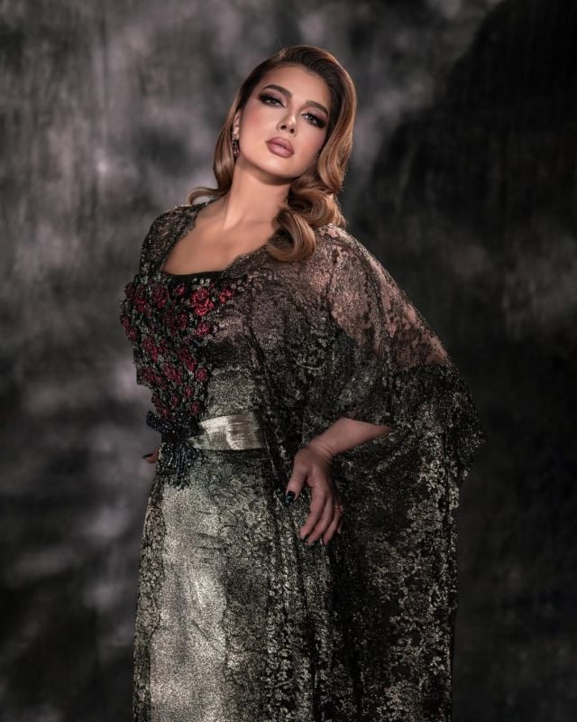 أصالة بإطلالة أنثوية راقية