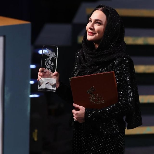 سلاف فواخرجي ترفع 