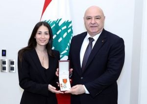 الرئيس اللبناني يستقبل هبة طوجي بعد منحها وسام الأرز الوطني