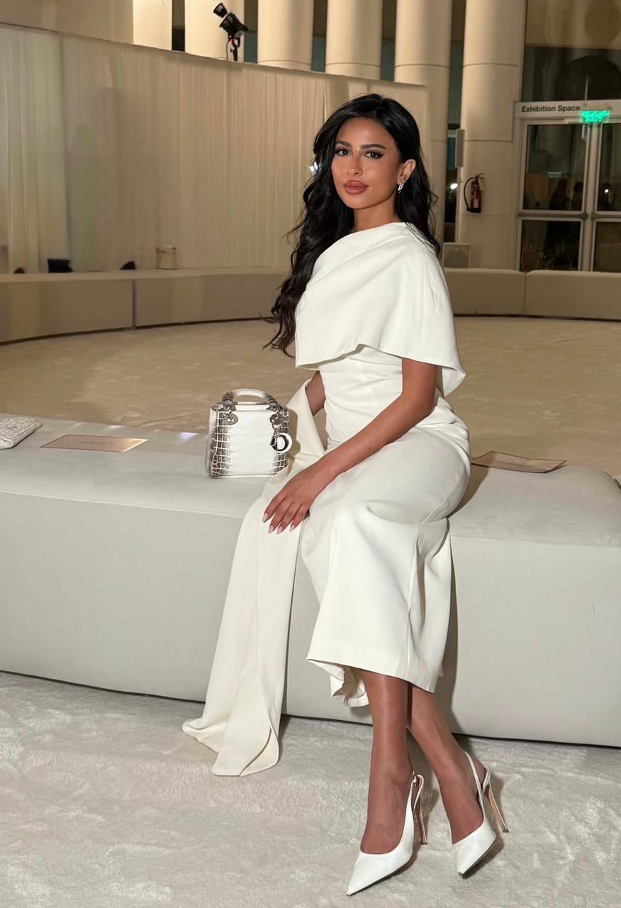 لمى العقيل بفستان بكاب قصير لمى العقيل بفستان بكاب قصير