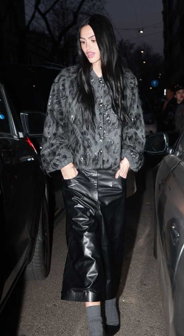 أميليا غراي هاملين في ميلانو خلال أسبوع الموضة