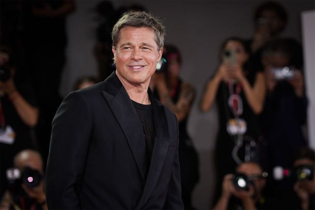 إبن أنجلينا جولي يتخلى رسمياً عن لقب والده براد بيت!!