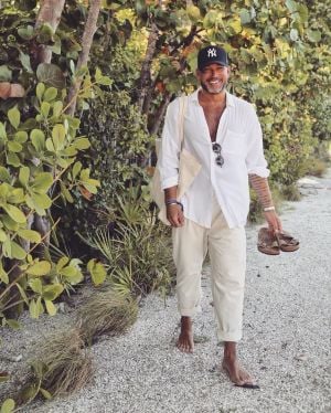 تنسيقات ملابس رجالية شتوية وصيفية لكل المناسبات