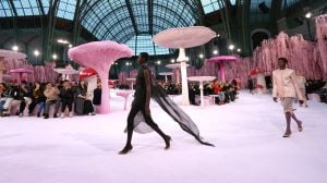 الفخامة والأناقة في مجموعة Chanel خلال أسبوع الموضة في باريس 2026