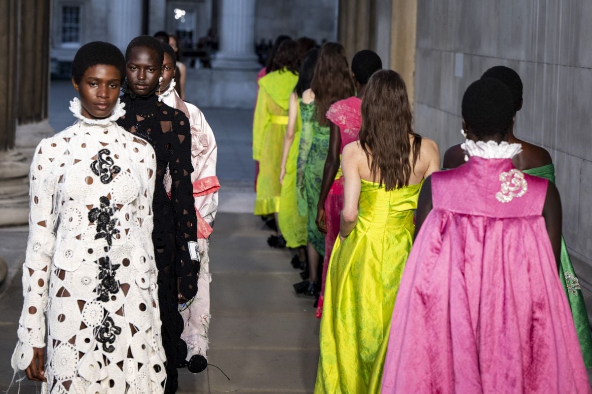 أبرز صيحات خريف 2026: من Central Saint Martins إلى Paul Costelloe