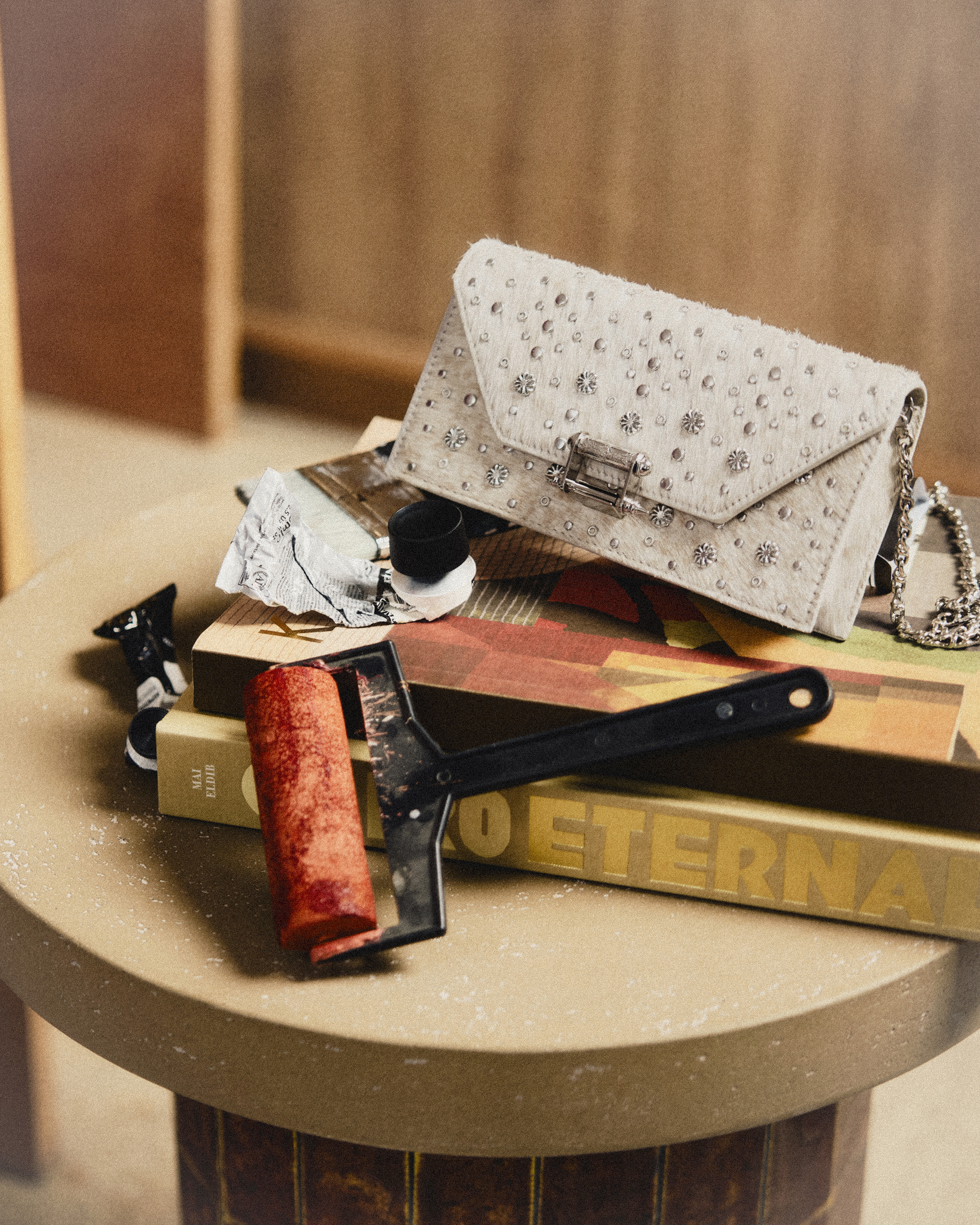 حقيبة من تصميم الأختين آية وموناز عبد الرؤوف