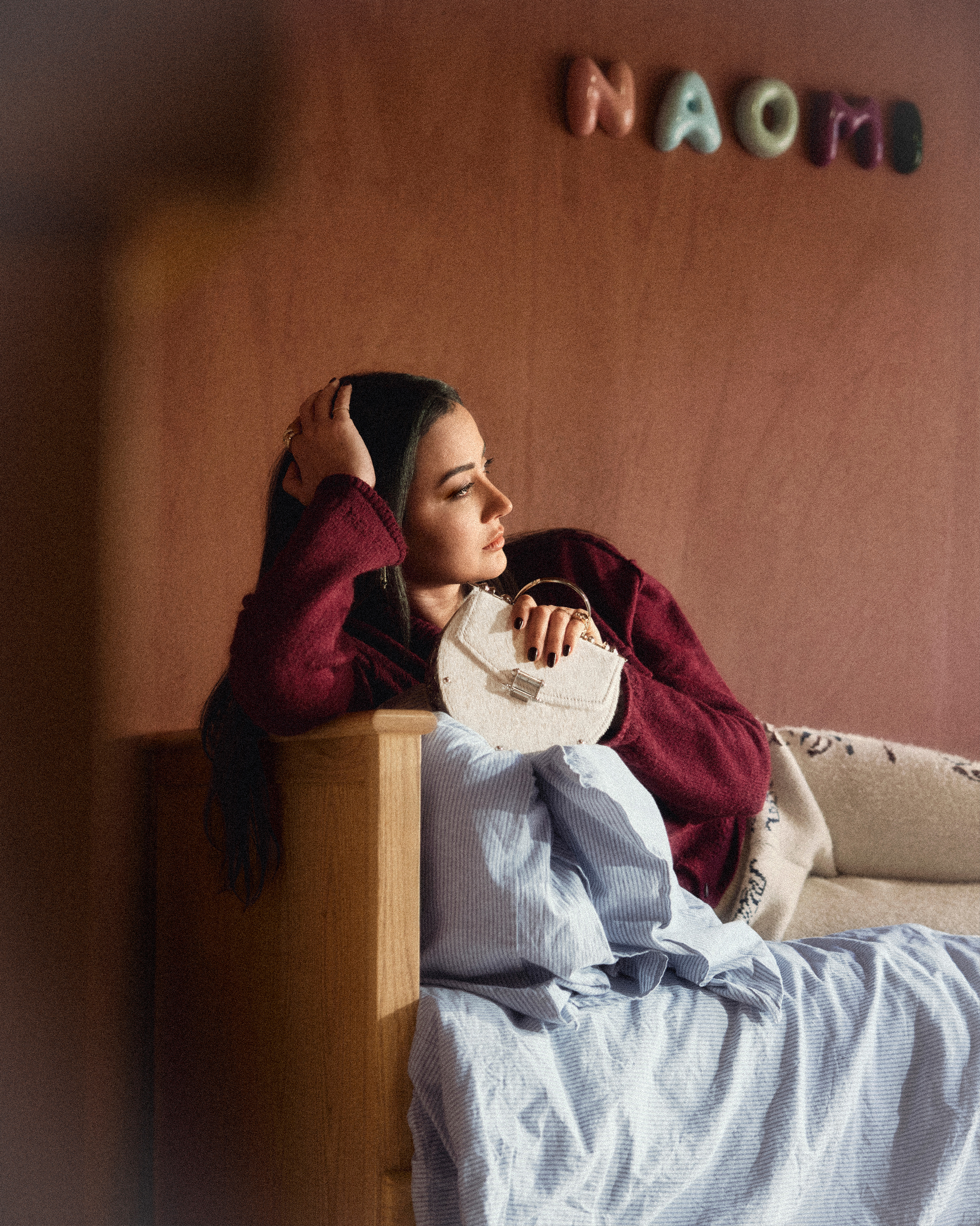 حقيبة من تصميم الأختين آية وموناز عبد الرؤوف