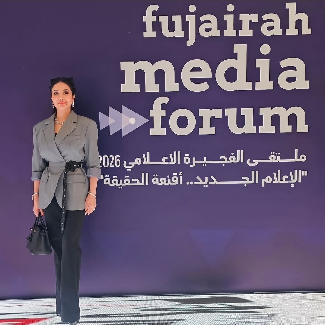 لجين عمران ببدلة عصرية أنيقة