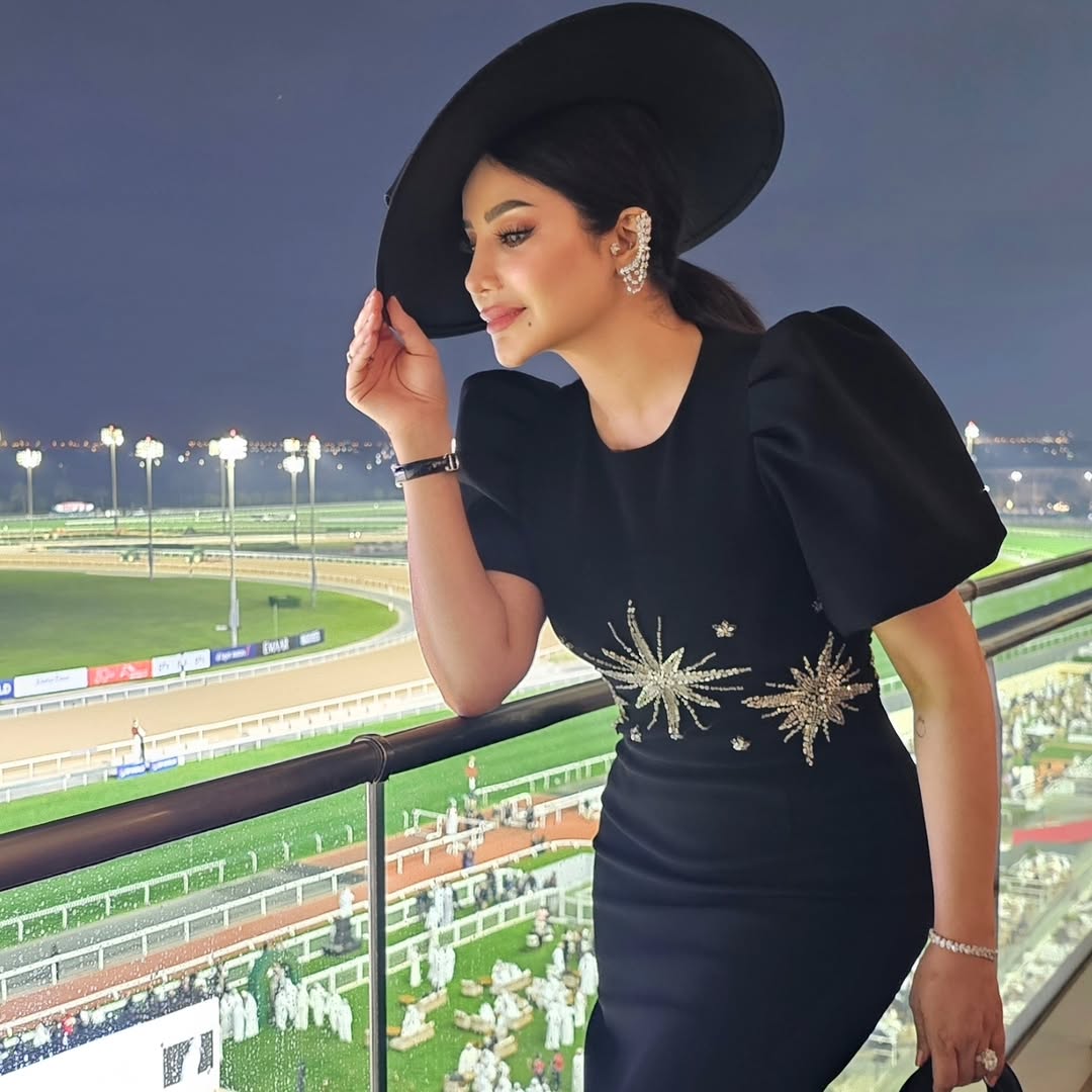 لجين عمران بفستان اسود ناعم