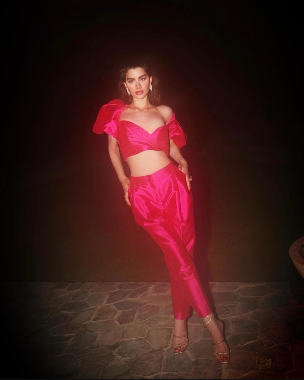 روان بطقم عصري وعملي انيق