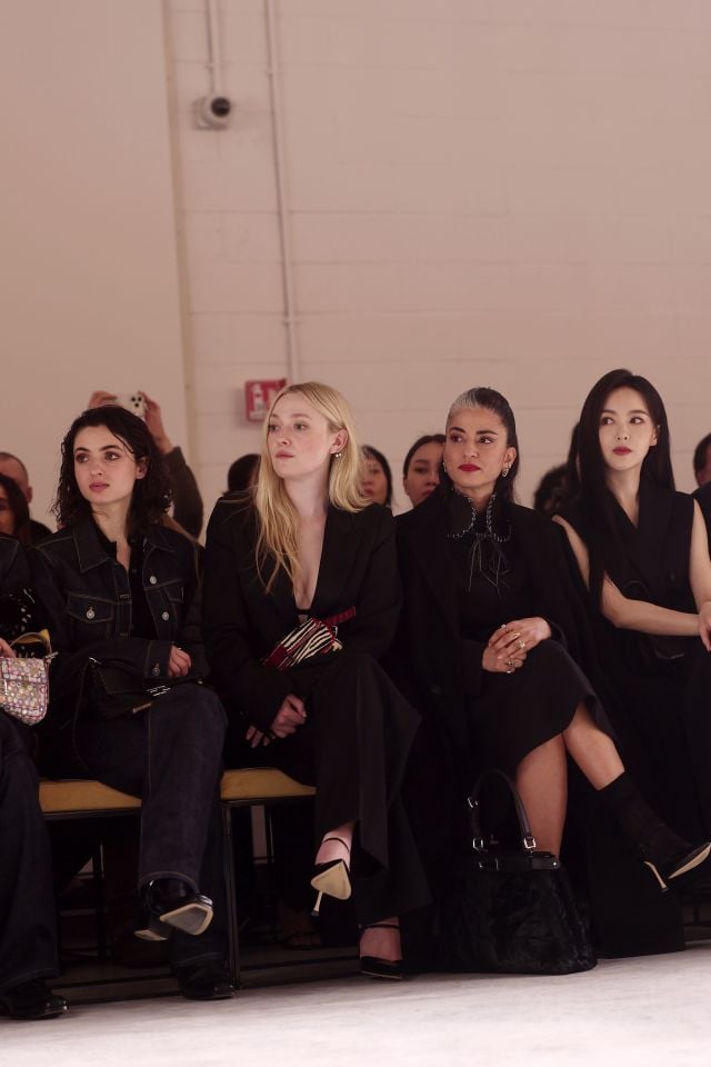 Tecla Insolia, Dakota Fanning, a guest, Yan Tang