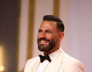 نيقولا معوض يتحدث عن تجربته مع الإلحاد ويرد على انتقادات ارتدائه الحلق  