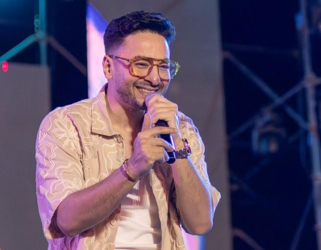 حمادة هلال يطلب الدعاء لهاني شاكر